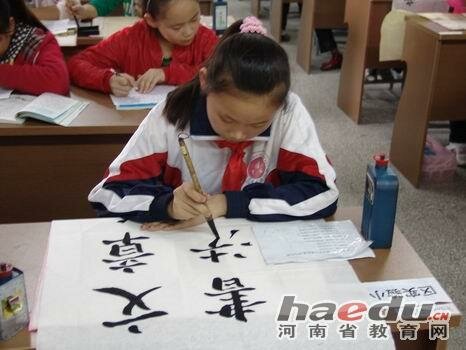 китайские школьники продолжают учиться даже на летних каникулах