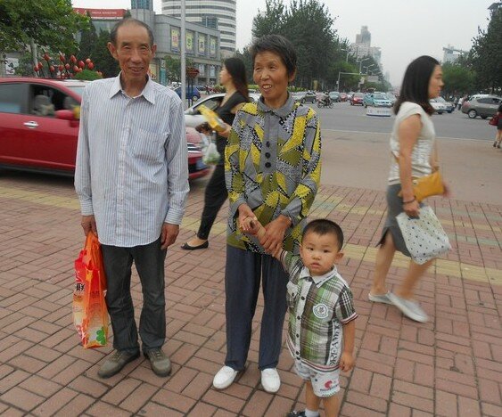 Китай разрешит второго ребенка. Но не всем